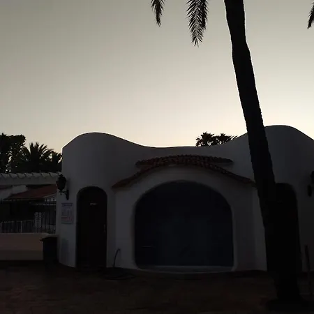 Estudio Caballo-piscina דירה דניה